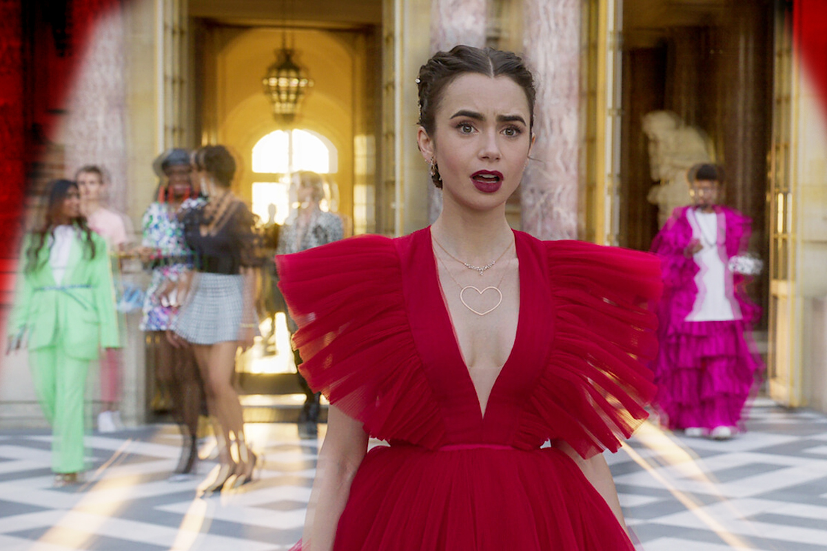 Chanel pearl necklace emily in paris Clearance